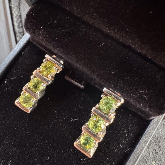 Vintage Peridot Sterling Silver Pierced  Earrings - Picture 8 of 8